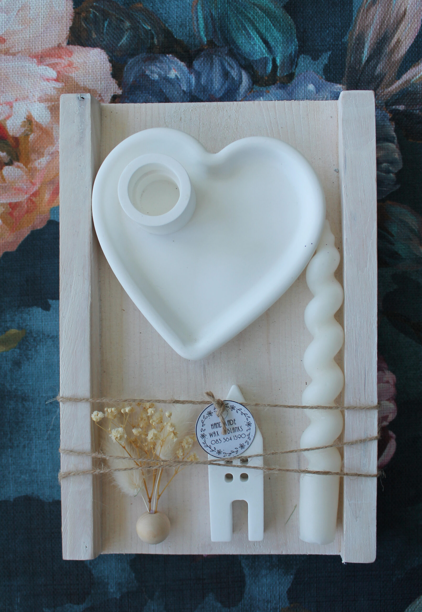 Love Heart House Set - Image 4